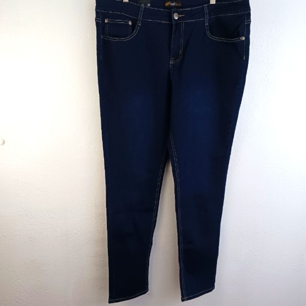 B.O.B Jeans Women’s Dark Denim Skinny Jeans size 22